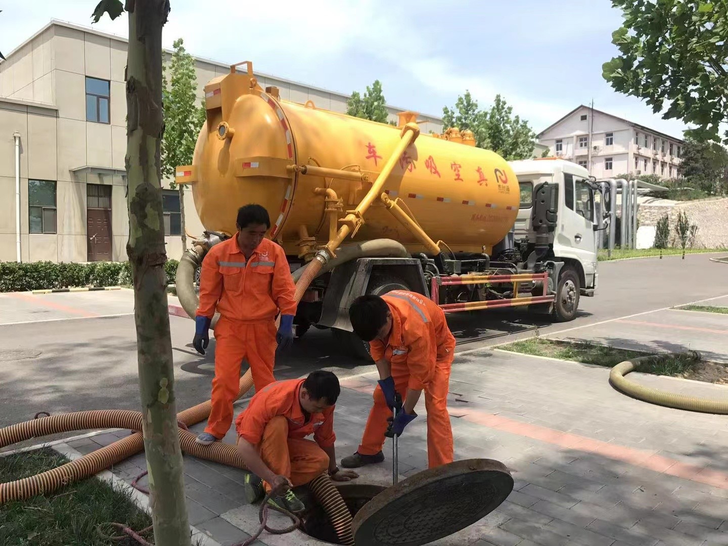 沁源化粪池清理与5-8吨吸粪车施工效率分析